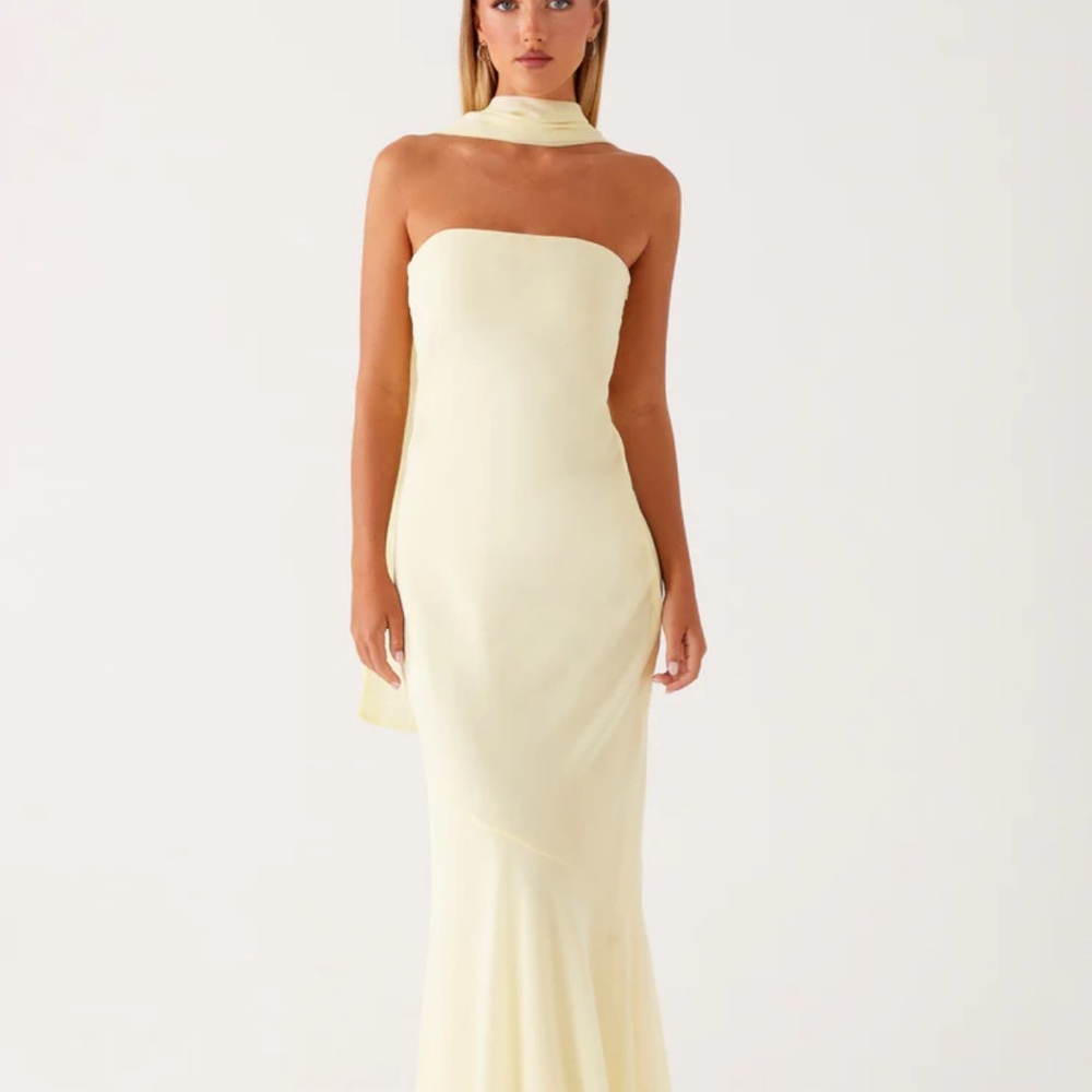 Under The Pagoda Maxi Dress - Yellow